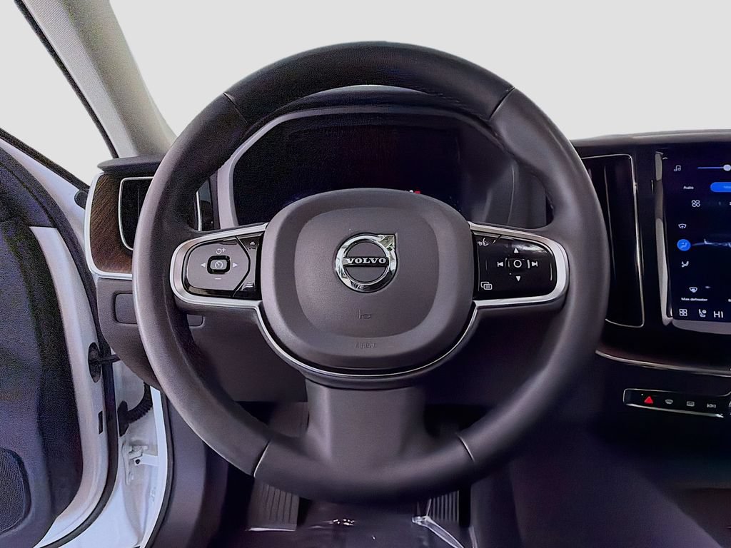 Used 2023 Volvo XC60 B5 Plus AWD/4WD image 11
