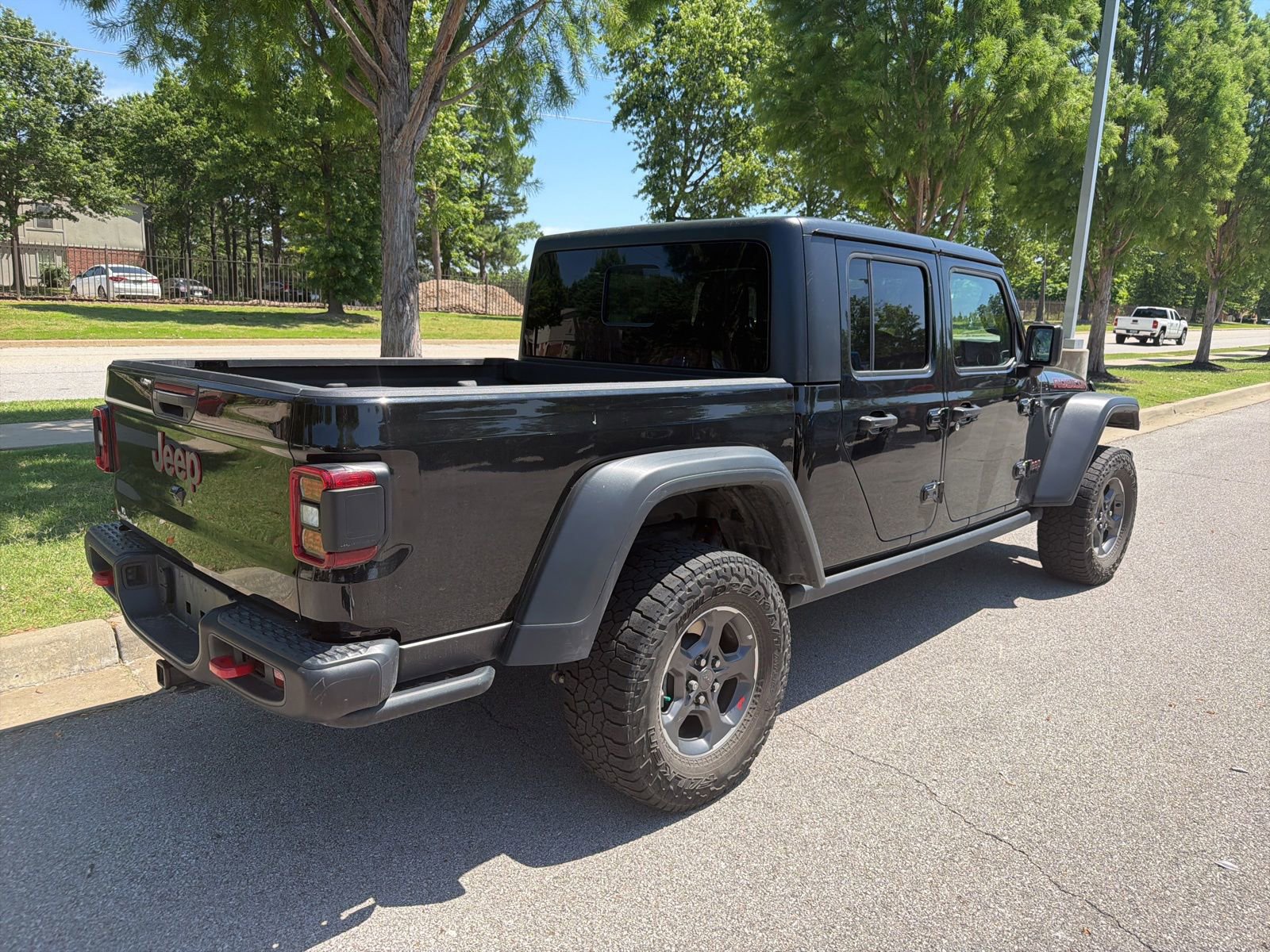 Used 2023 Jeep Gladiator Rubicon w/ LED Lighting Group AWD/4WD image 6