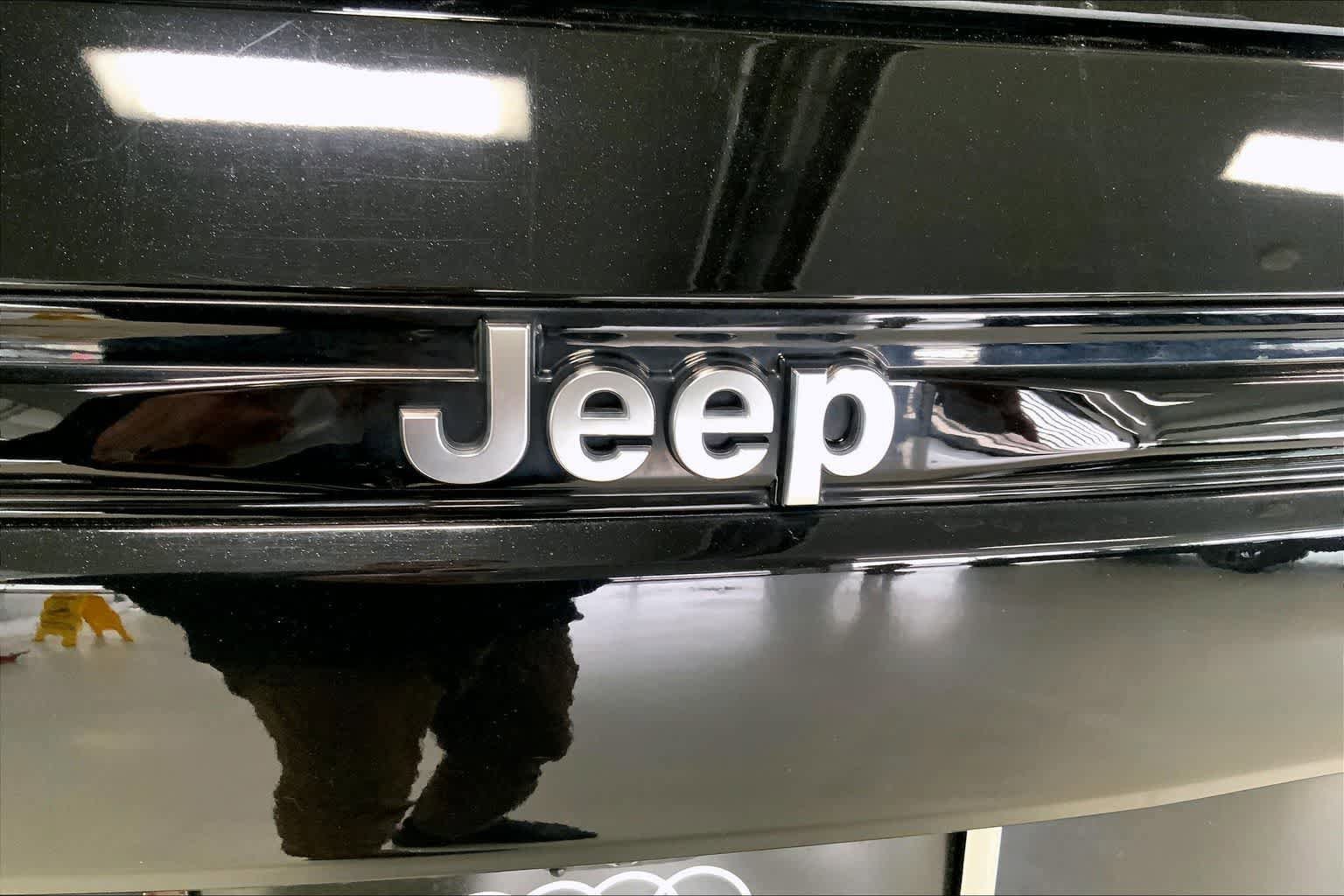 Used 2022 Jeep Grand Cherokee Summit image 7