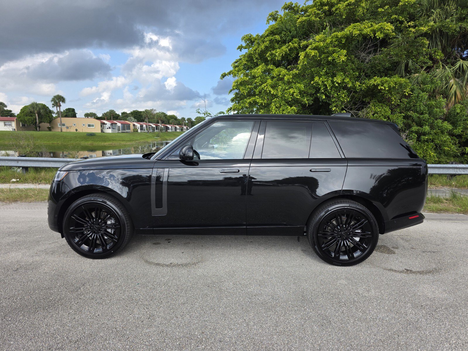 New 2026 Land Rover Range Rover SE AWD/4WD image 7