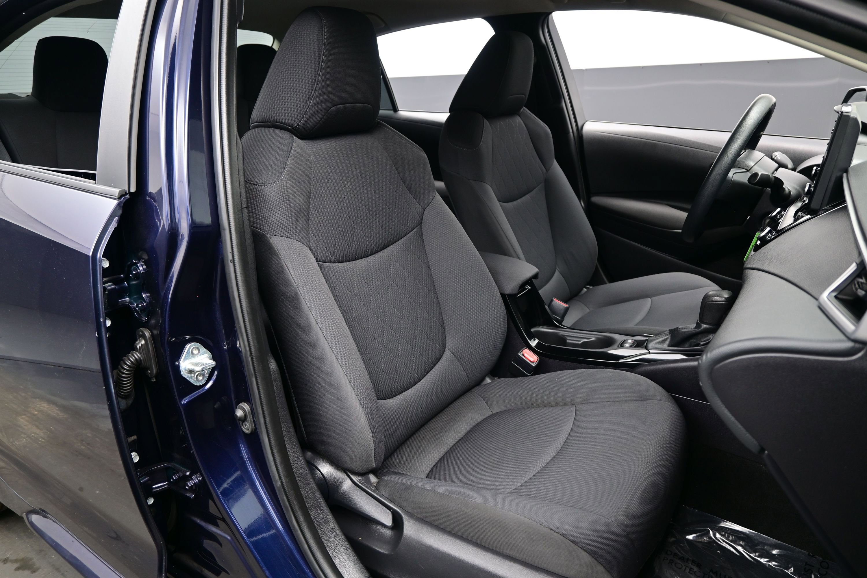 Used 2022 Toyota Corolla LE FWD image 12