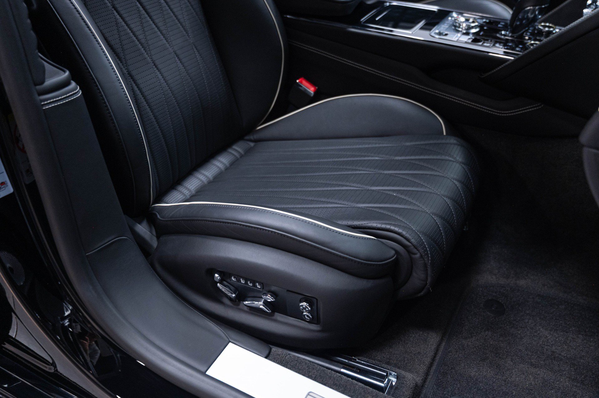 Used 2020 Bentley Flying Spur W12 AWD/4WD image 34