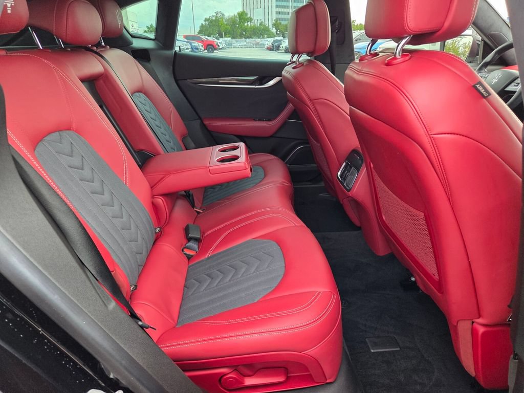 Used 2021 Maserati Levante GranLusso AWD/4WD image 18