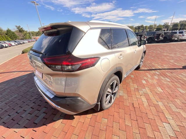Used 2022 Nissan Rogue Platinum w/ Head-Up Display Package AWD/4WD image 35