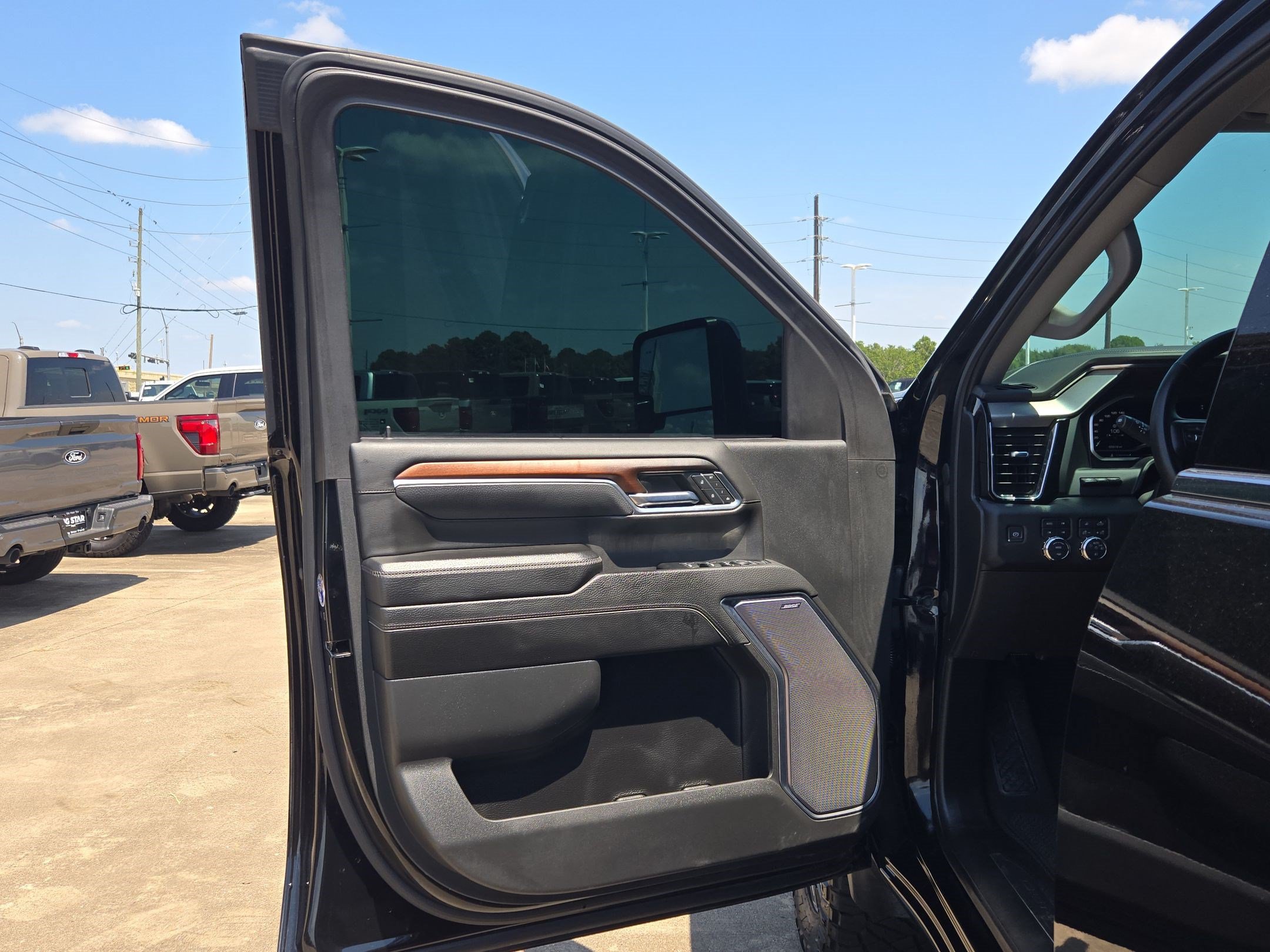 Used 2024 GMC Sierra 2500 Denali w/ Denali Reserve Package AWD/4WD image 14