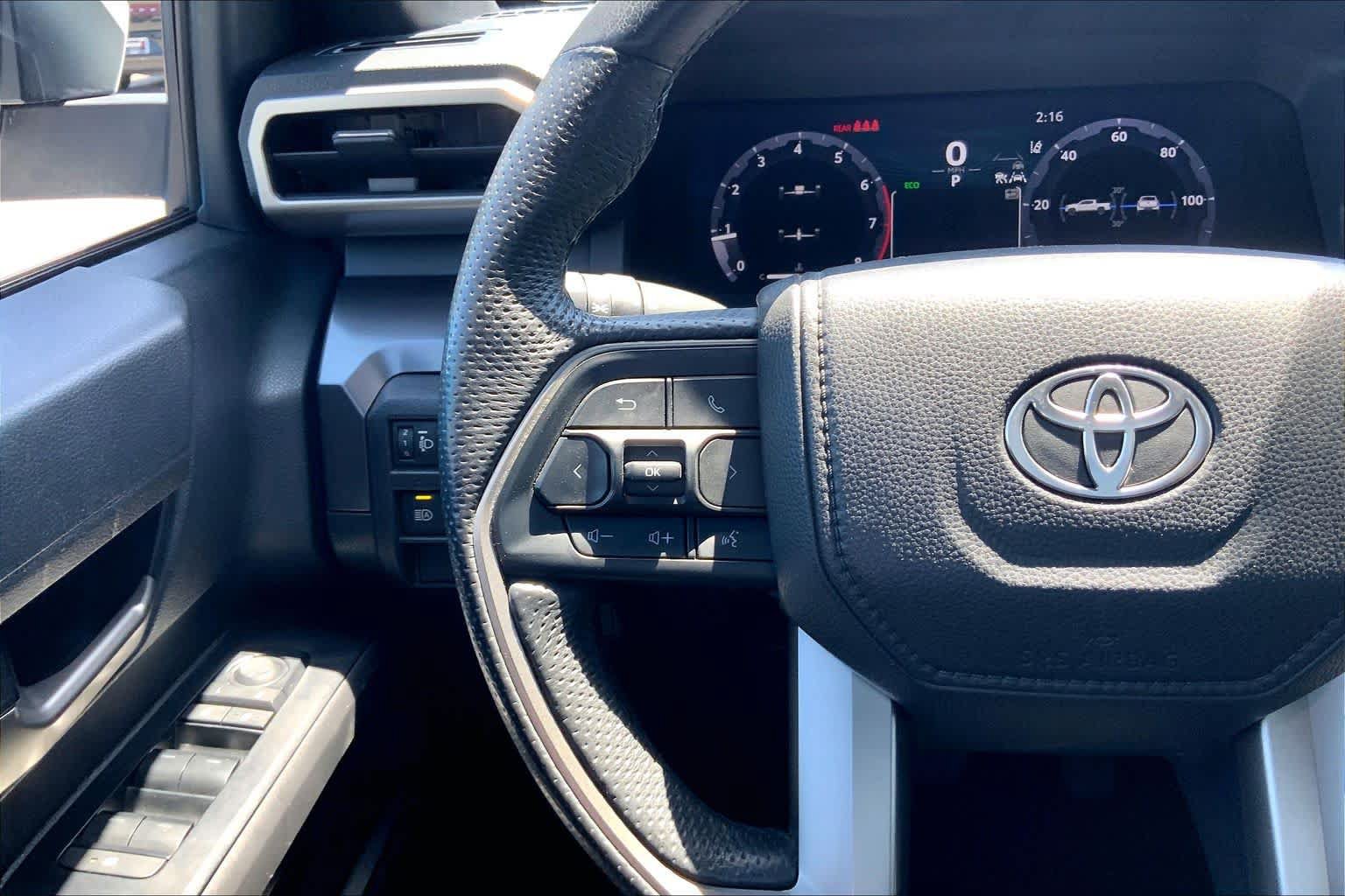 Used 2025 Toyota Tacoma TRD Off-Road AWD/4WD image 23