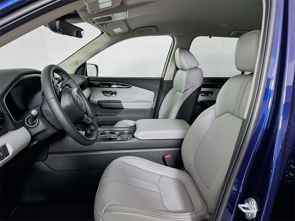 New 2025 Honda Pilot EX-L image 8