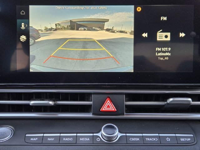 Certified 2025 Hyundai Elantra SEL FWD image 11
