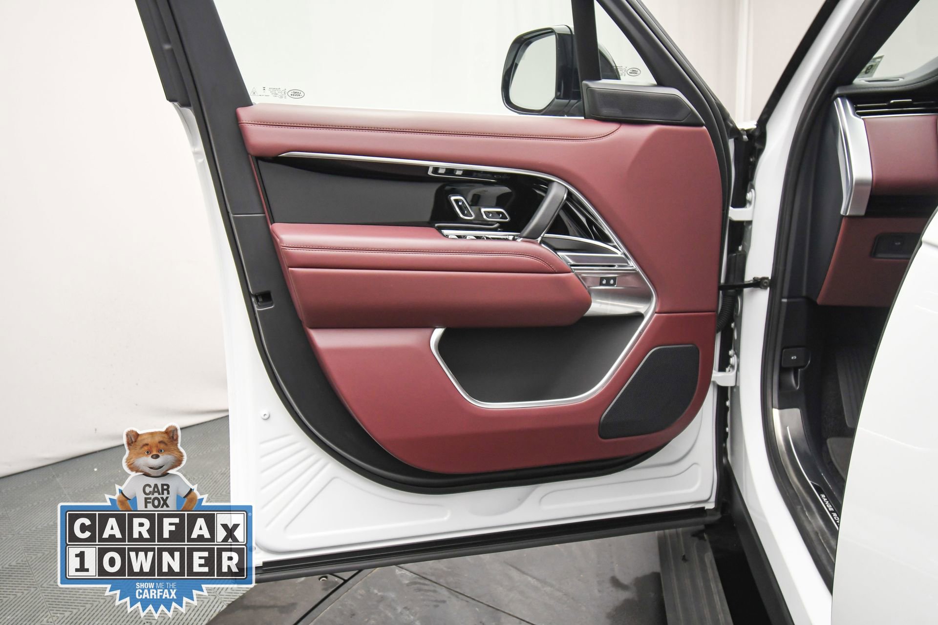 Used 2025 Land Rover Range Rover SE AWD/4WD image 44