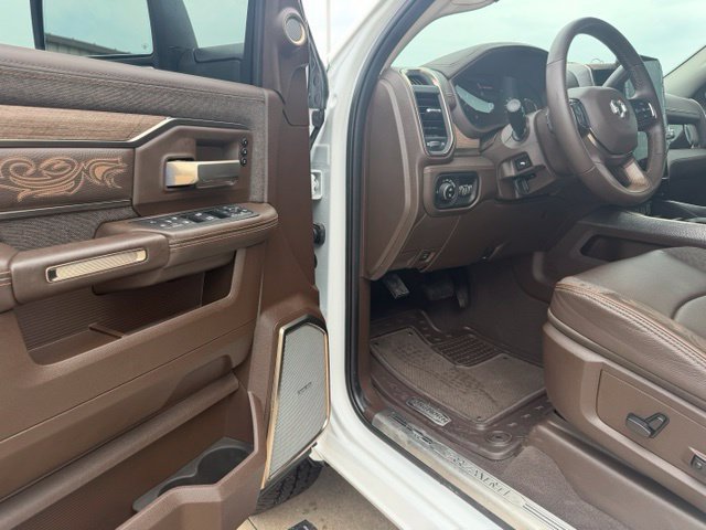 Used 2026 RAM 2500 Limited AWD/4WD image 15