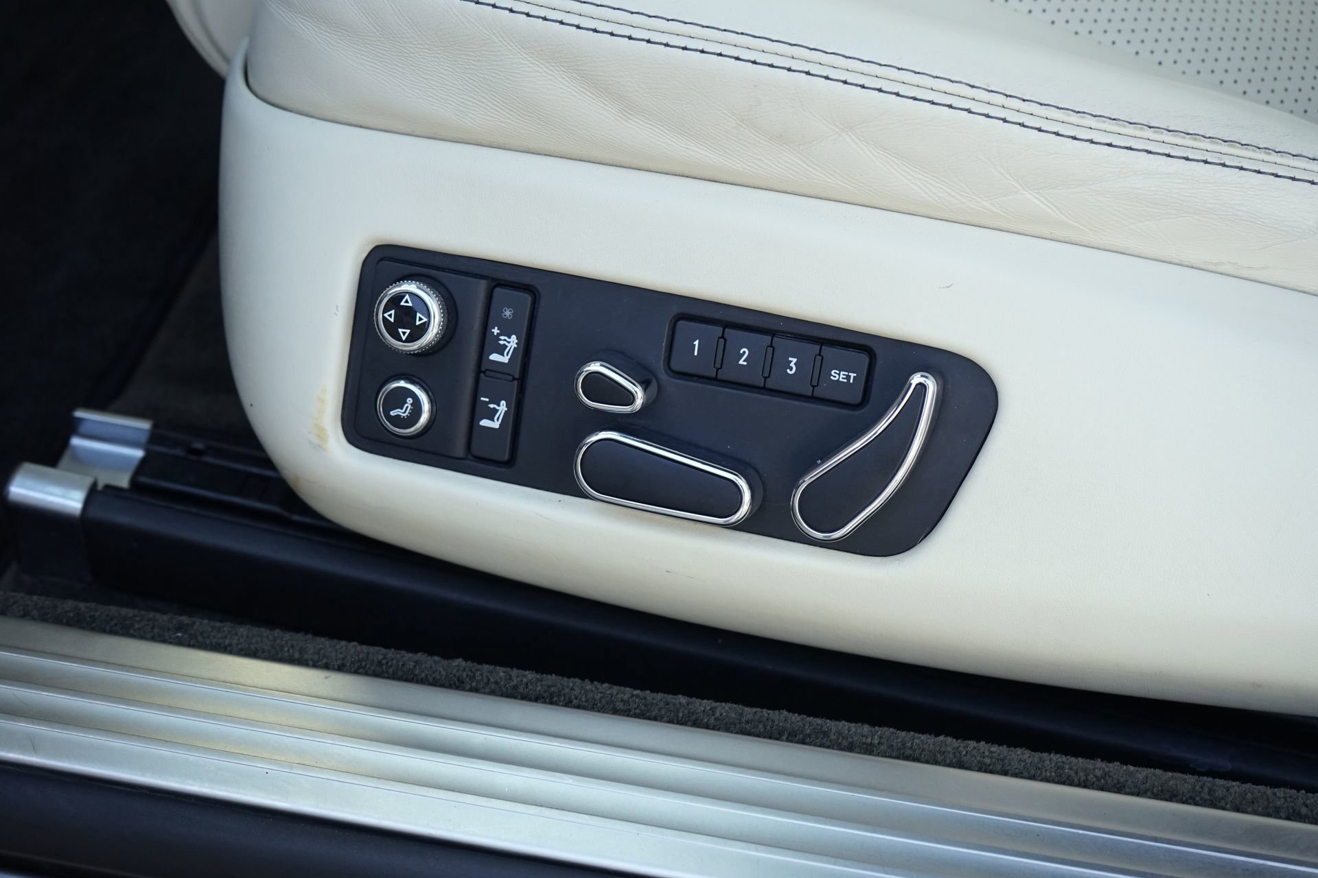 Used 2015 Bentley Continental GT V8 S image 16