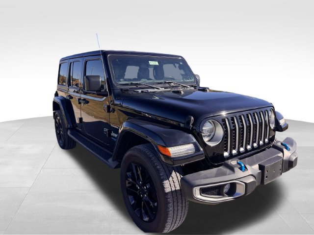 Used 2022 Jeep Wrangler Unlimited Sahara w/ Cold Weather Group AWD/4WD image 23