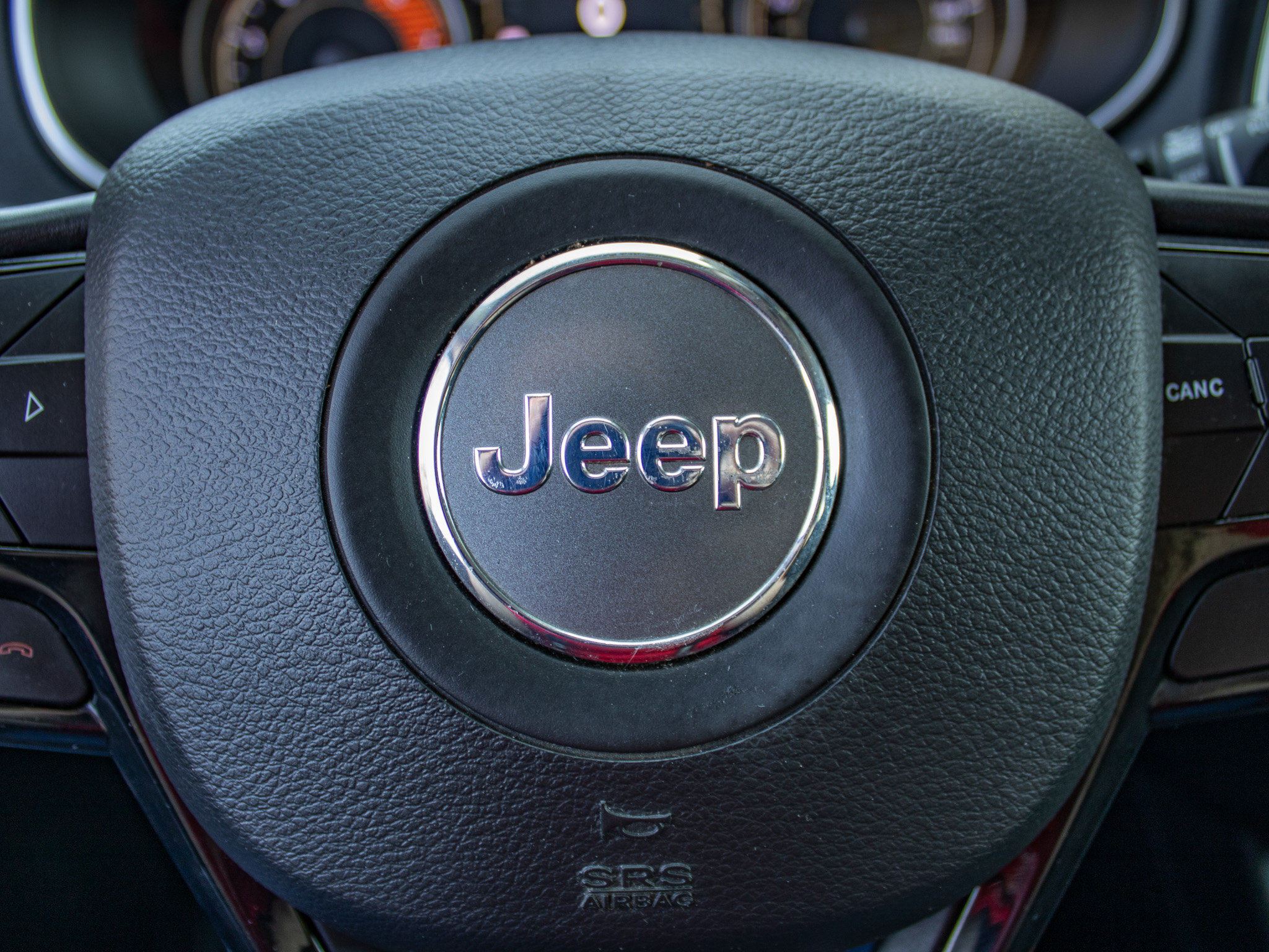 Used 2019 Jeep Cherokee Latitude Plus AWD/4WD image 38