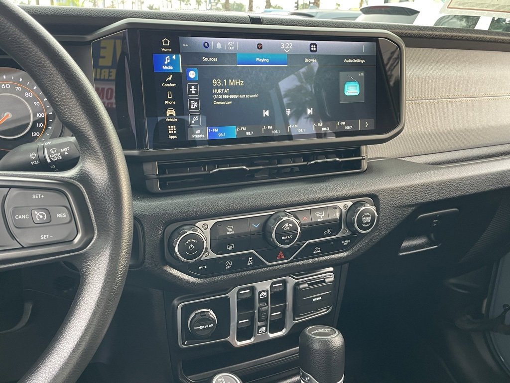 Certified 2025 Jeep Gladiator Sport image 27