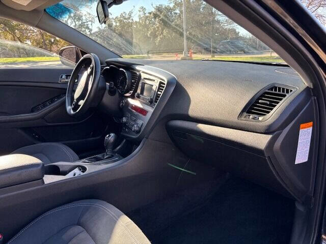 Used 2011 Kia Optima EX image 27