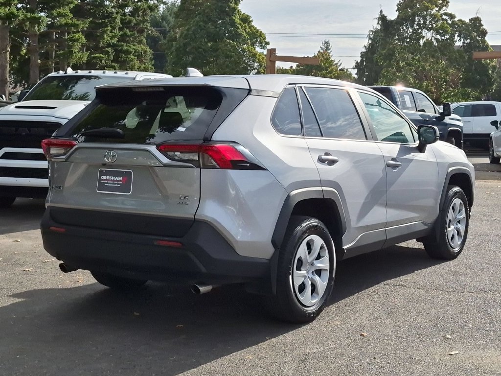 Used 2025 Toyota RAV4 LE AWD/4WD image 7