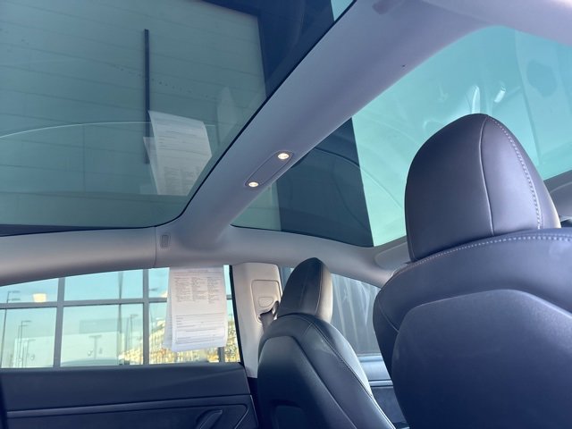 Used 2020 Tesla Model 3 Standard Range image 15