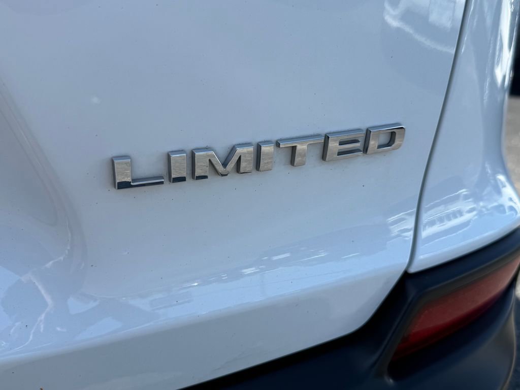 Used 2019 Jeep Cherokee Limited w/ Luxury Group AWD/4WD image 17