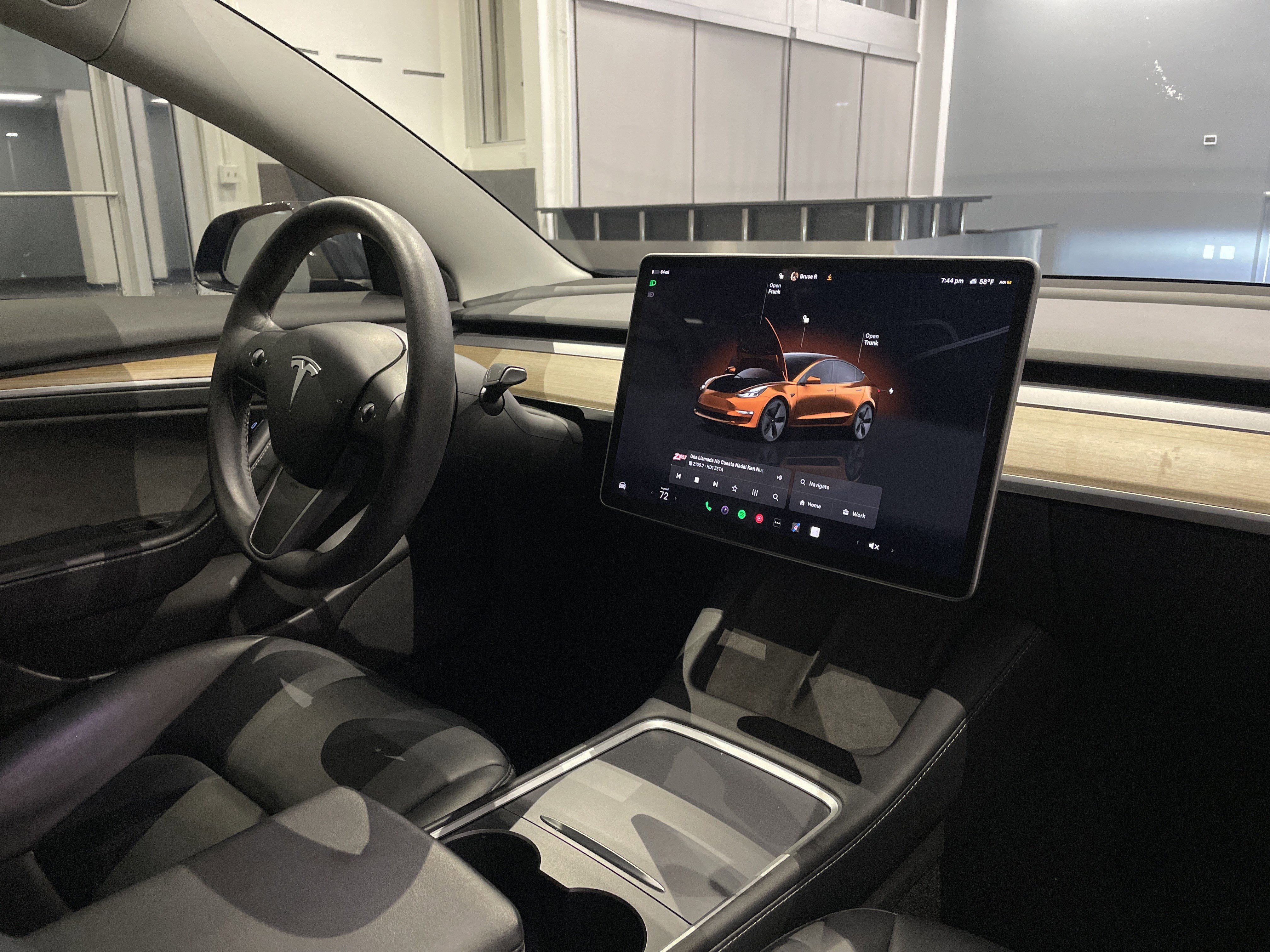 Used 2023 Tesla Model 3 Standard Range image 33