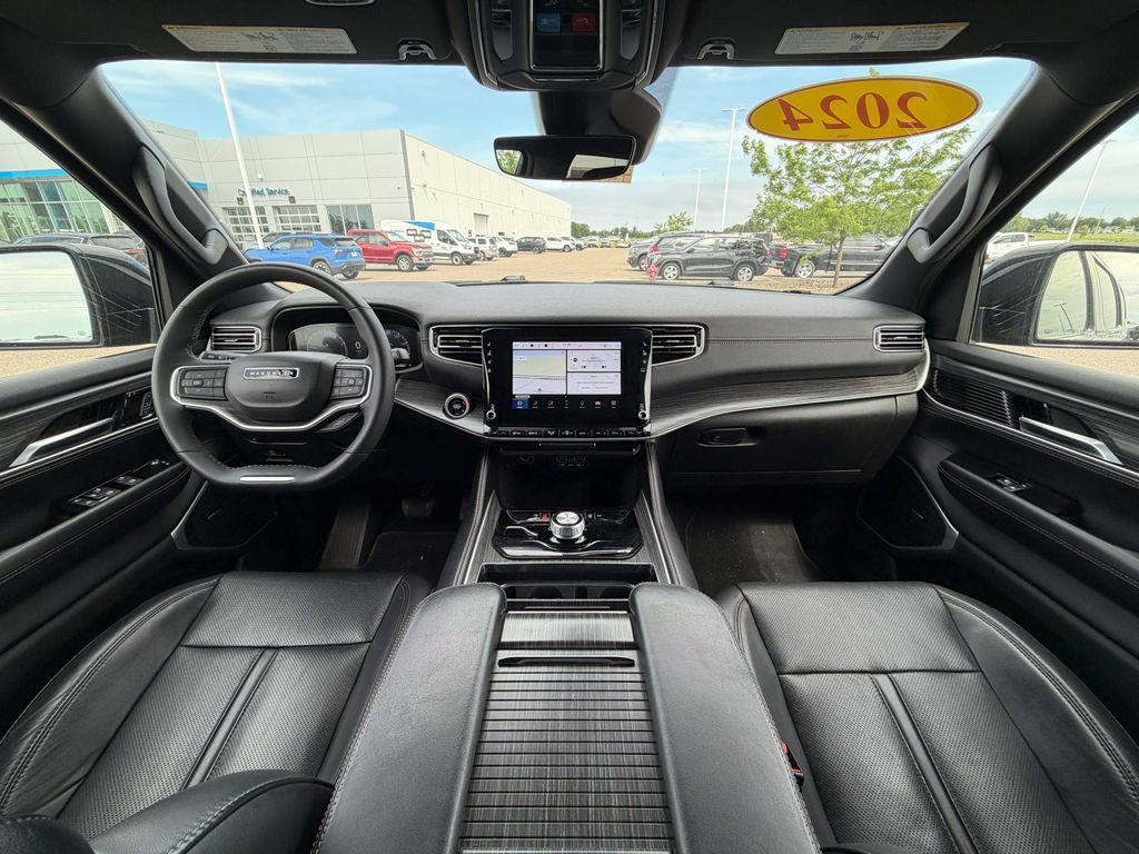 Used 2024 Jeep Wagoneer Series II w/ Flexible Seating Group AWD/4WD image 29