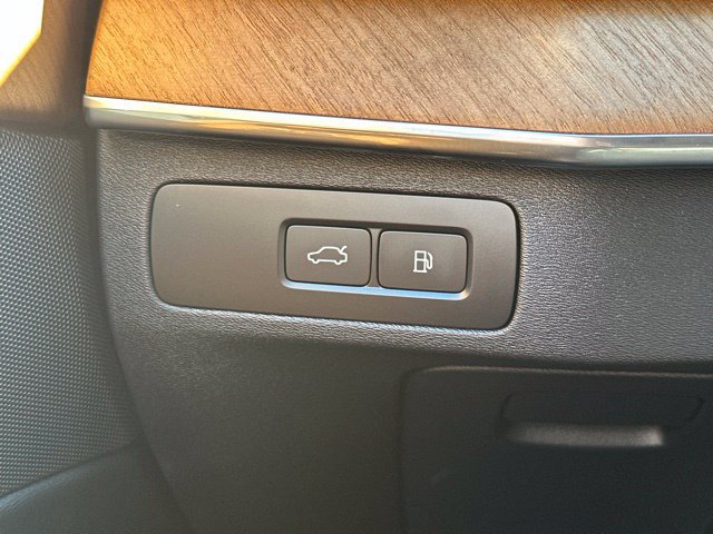Certified 2024 Volvo XC90 T8 Plus w/ Protection Package AWD/4WD image 31