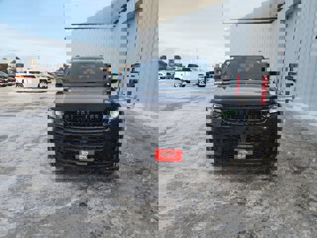 New 2026 Jeep Grand Cherokee Laredo image 8