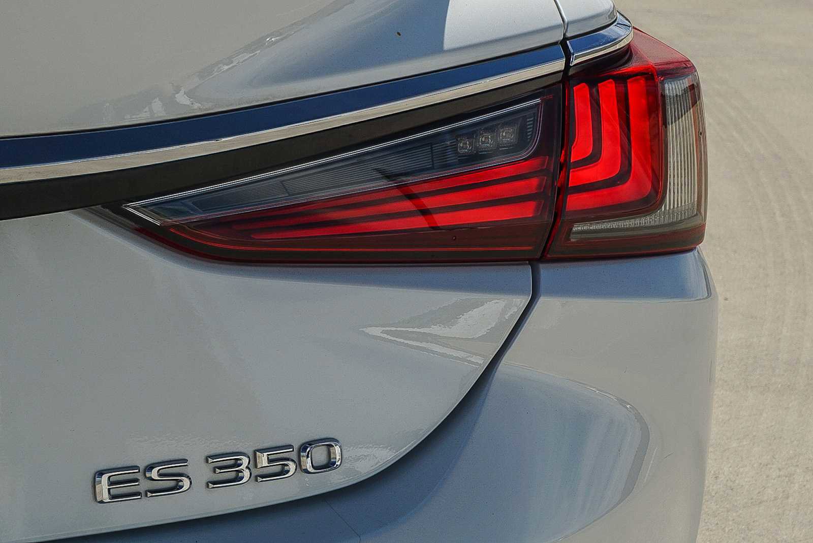 Used 2020 Lexus ES 350 w/ Accessory Package 2 image 11