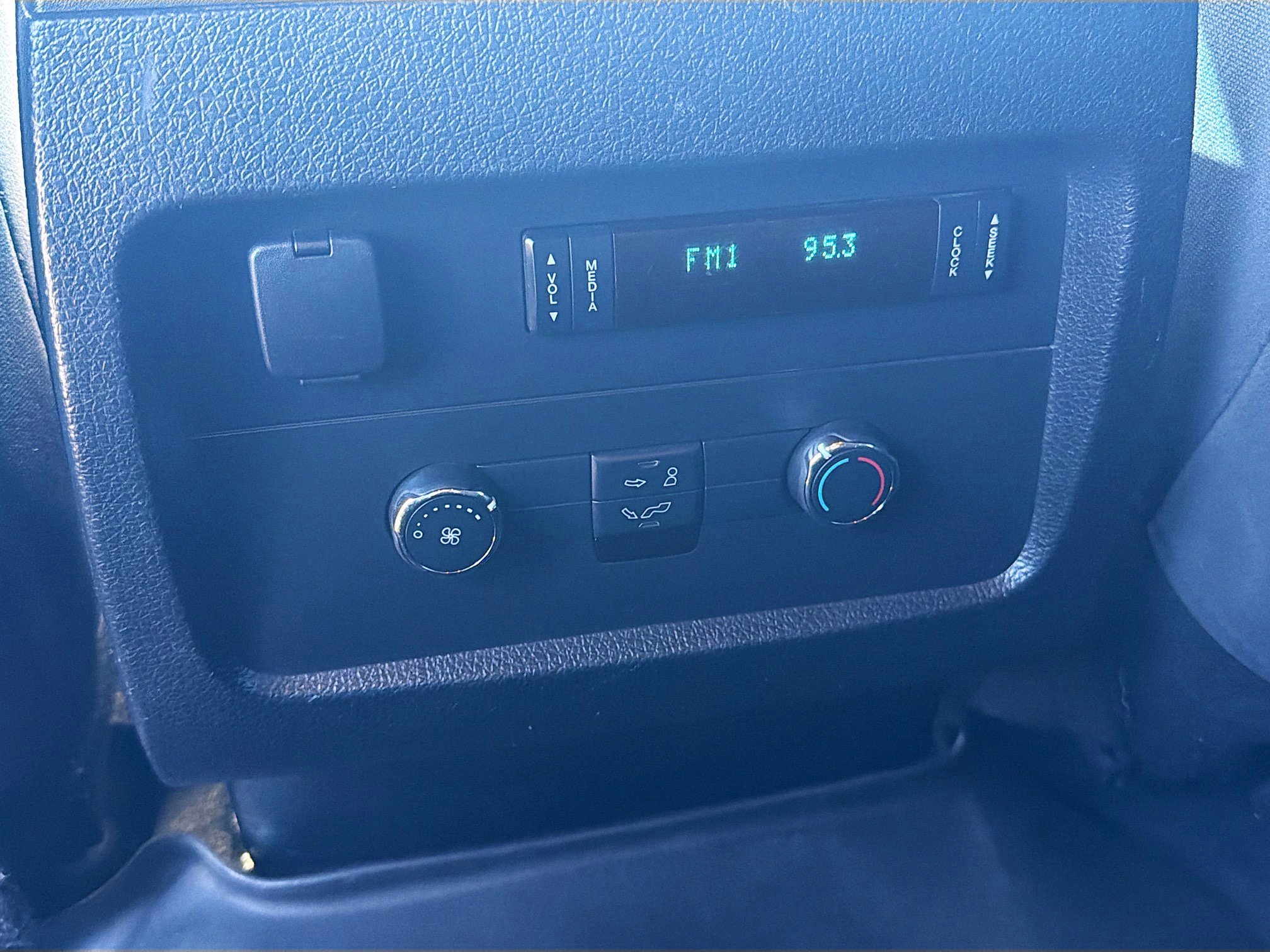 Used 2017 Ford Expedition EL XLT image 19