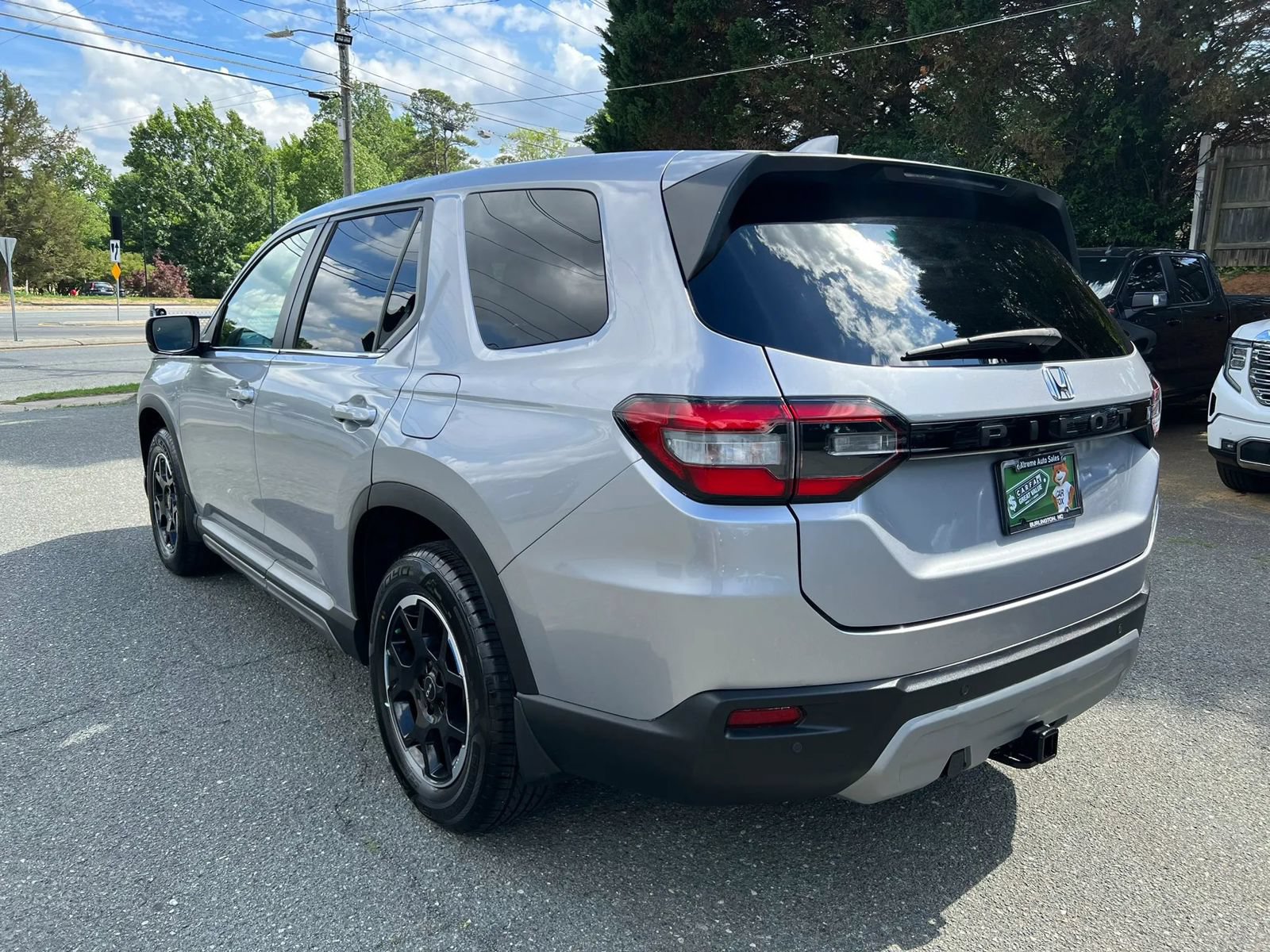 Used 2025 Honda Pilot EX-L image 6