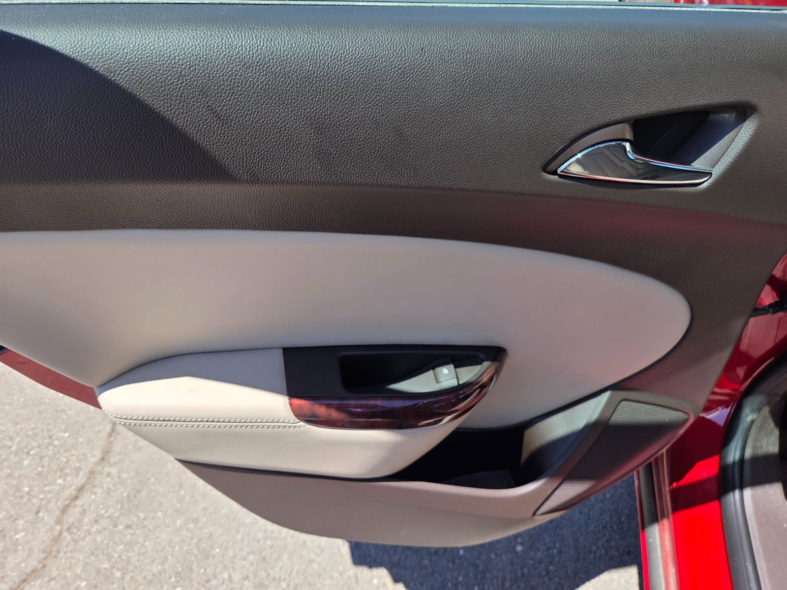 Used 2013 Buick Verano Leather FWD image 9