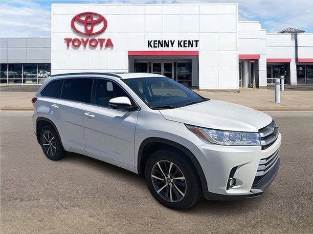 Used 2018 Toyota Highlander XLE image 1