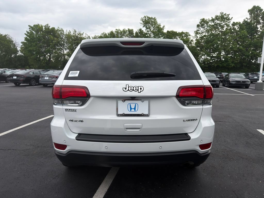 Used 2021 Jeep Grand Cherokee Laredo AWD/4WD image 4