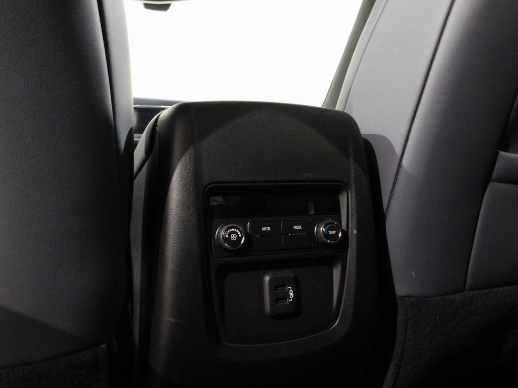 Used 2024 Buick Enclave Essence image 74