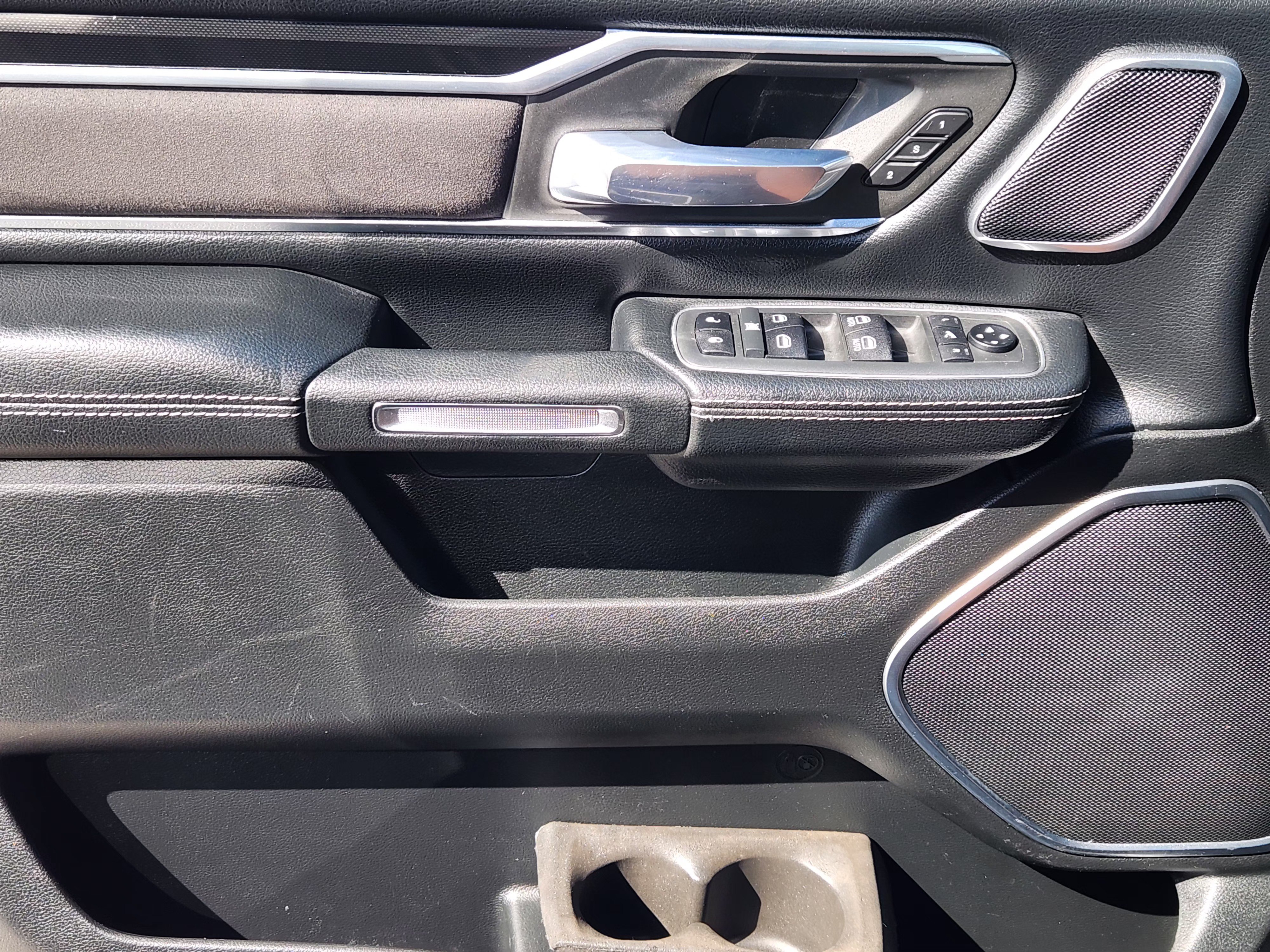 Used 2021 RAM 1500 Laramie AWD/4WD image 25