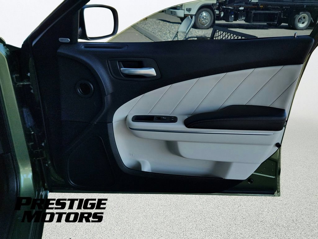 Used 2018 Dodge Charger SXT Plus w/ Quick Order Package 29J RWD image 25