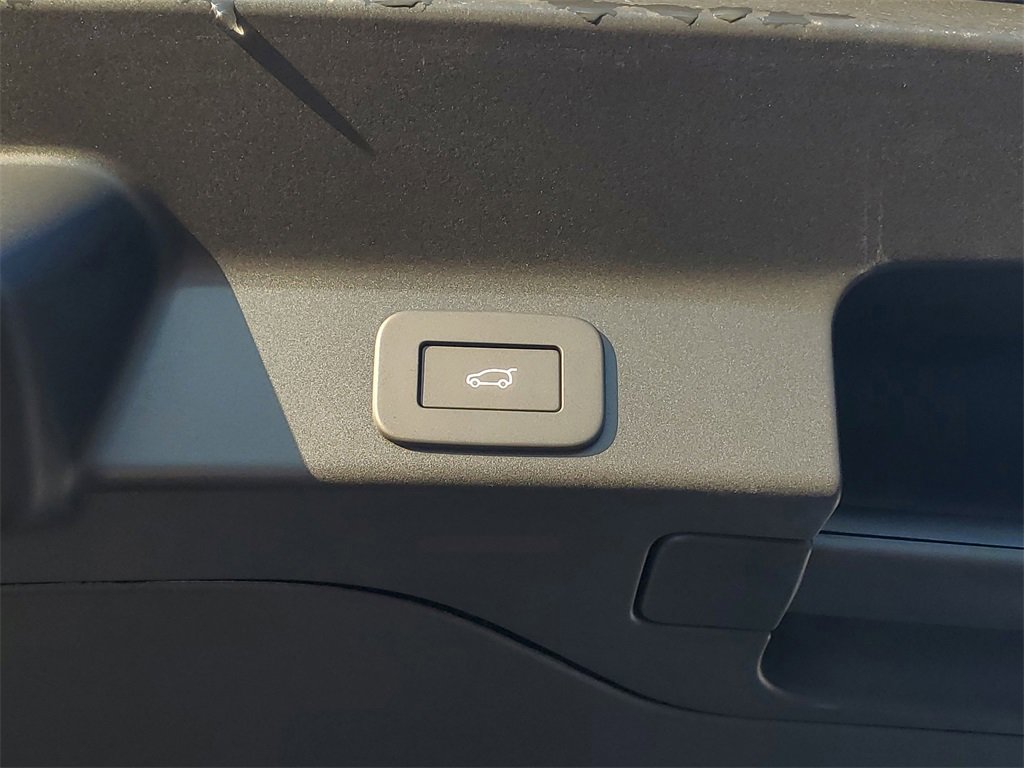 New 2026 Jaguar F-PACE R-Dynamic S image 33