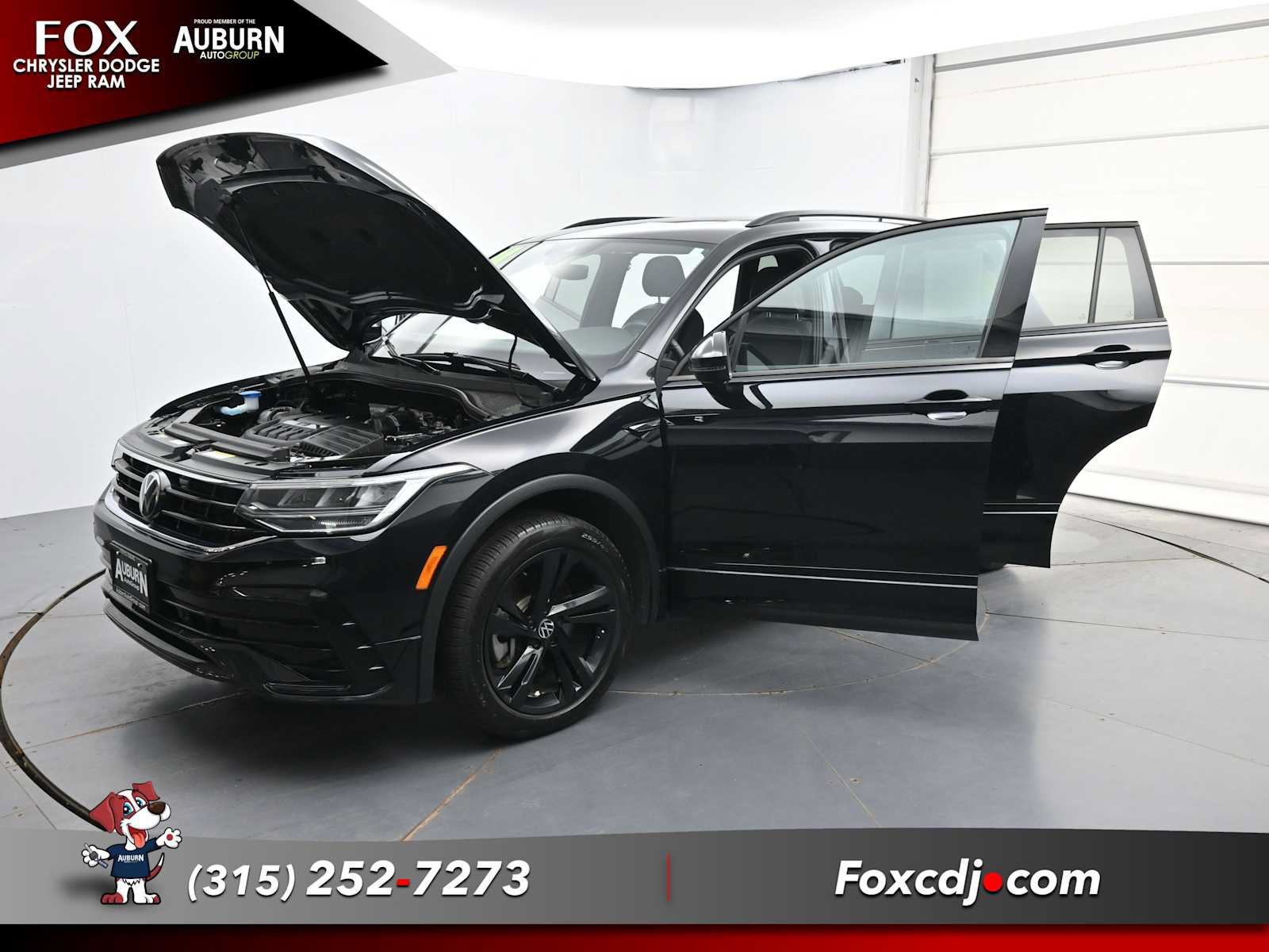 Used 2024 Volkswagen Tiguan SE R-Line AWD/4WD image 38