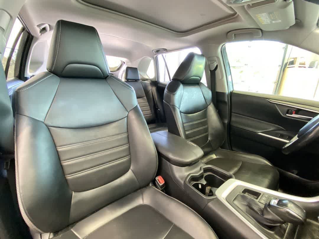 Used 2020 Toyota RAV4 XLE Premium AWD/4WD image 27