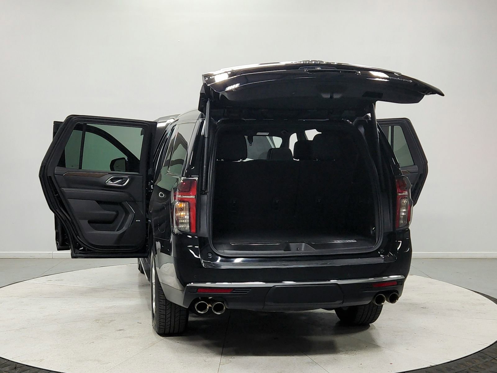 Used 2024 Chevrolet Tahoe Premier image 14