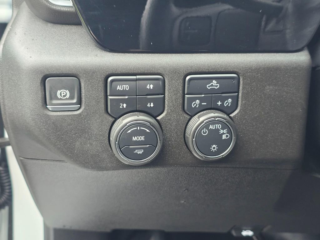 Used 2024 Chevrolet Silverado 1500 LT w/ Z71 Off-Road Package AWD/4WD image 19