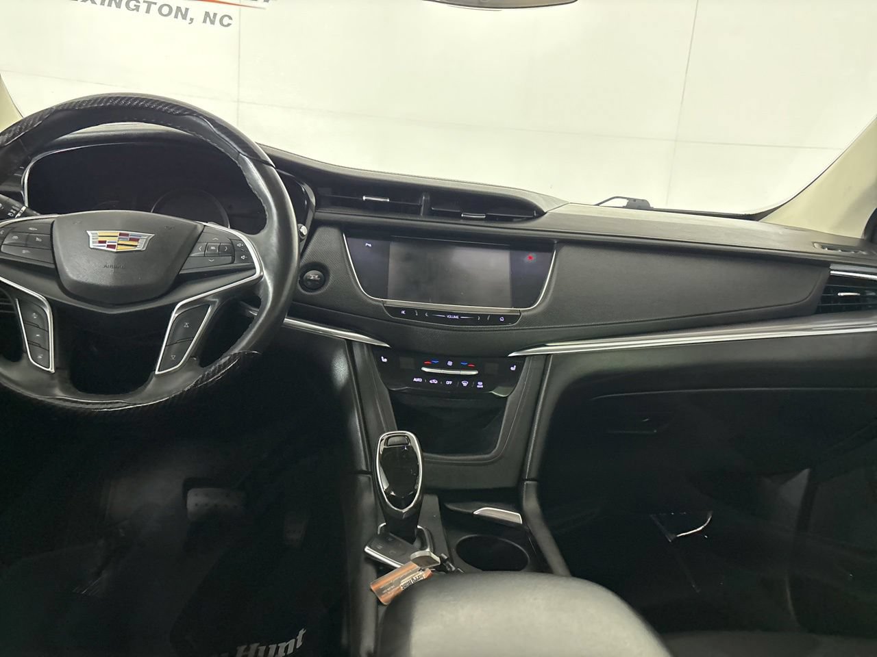 Used 2017 Cadillac XT5 Luxury w/ Driver Awareness Package FWD image 25