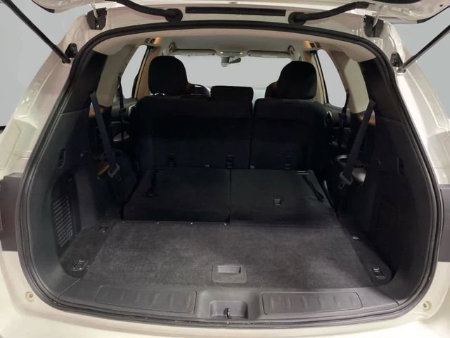 Used 2018 Nissan Pathfinder S image 25
