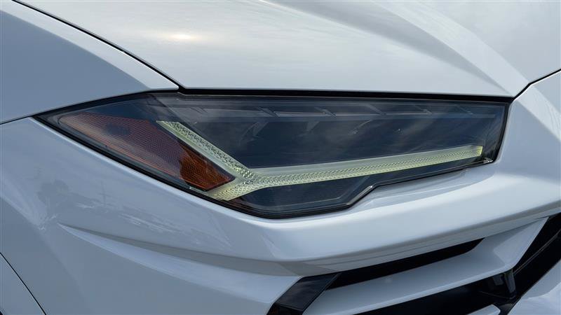 Used 2020 Lamborghini Urus AWD/4WD image 12