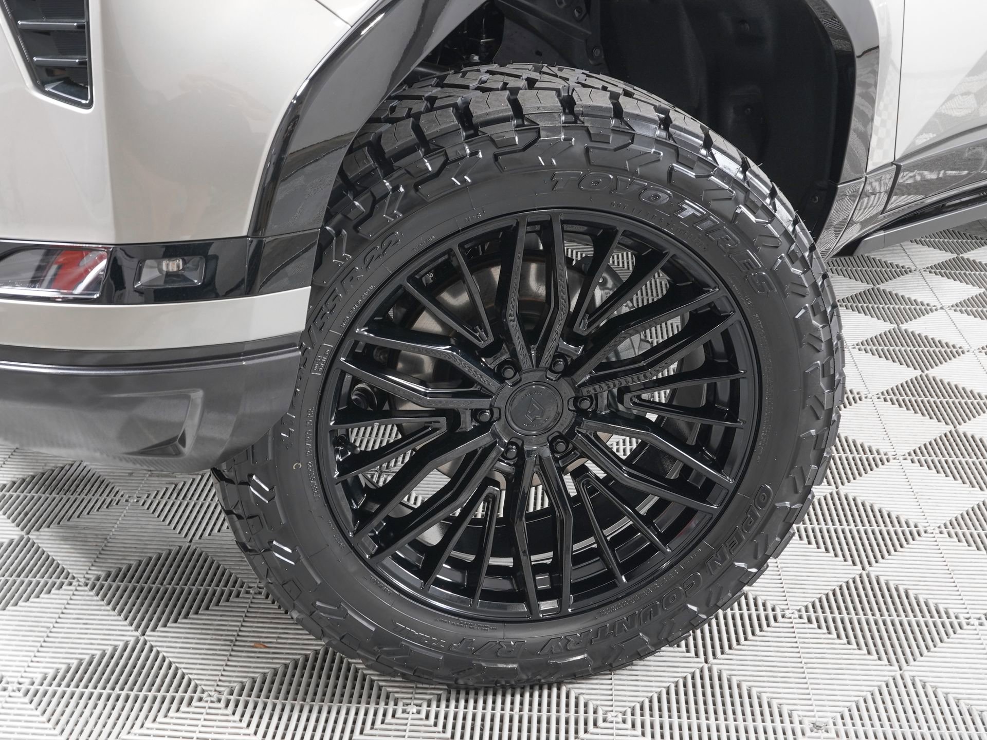 Used 2026 Lexus GX 550 w/ Accessory Package (2T) image 35