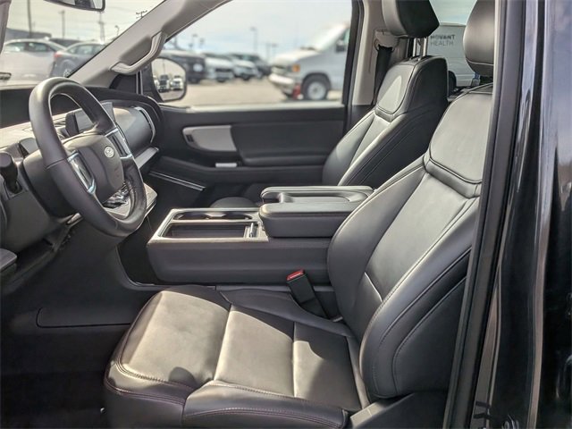 Used 2025 Ford Expedition Active image 14