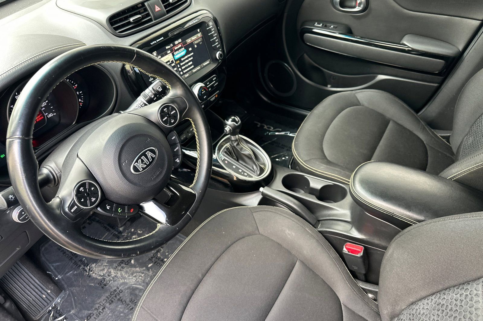 Used 2015 Kia Soul + w/ Audio Package FWD image 7