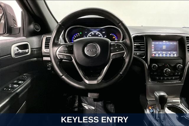 Used 2020 Jeep Grand Cherokee Laredo AWD/4WD image 11