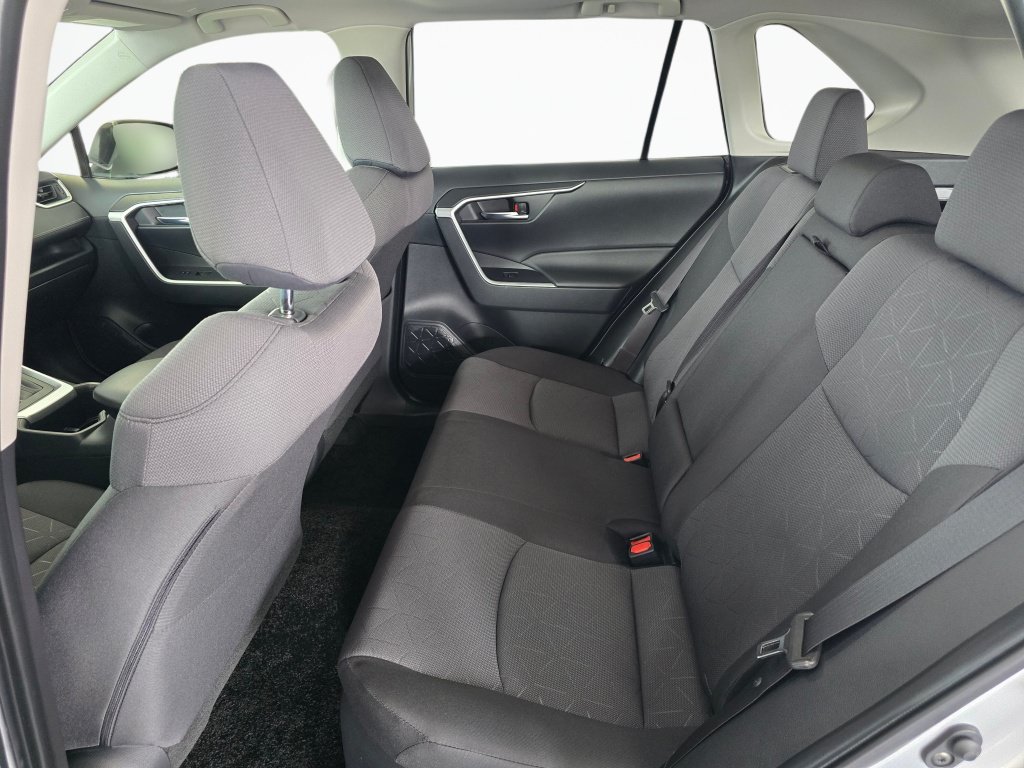 Used 2025 Toyota RAV4 XLE w/ Convenience Package AWD/4WD image 39
