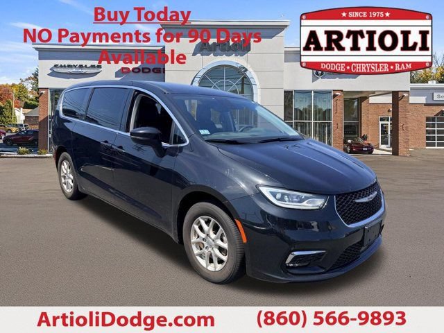 Used 2023 Chrysler Pacifica Touring-L