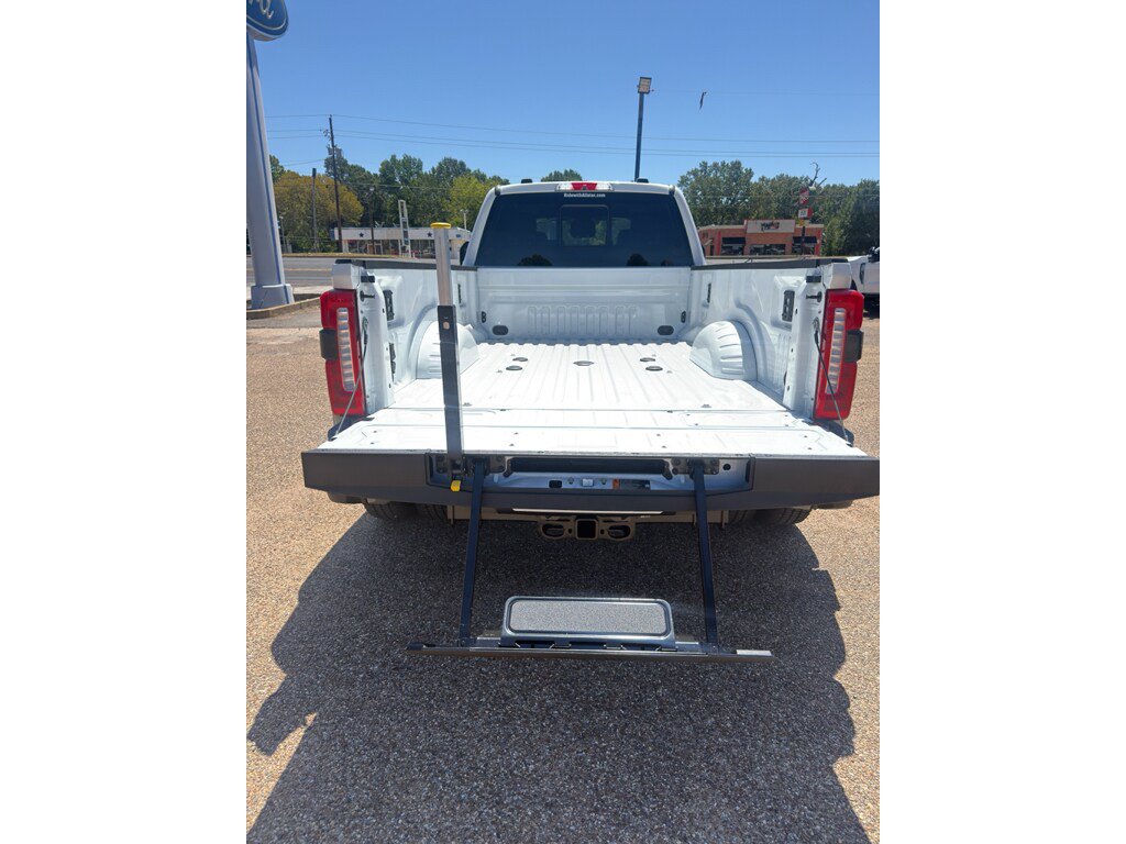 New 2026 Ford F350 King Ranch AWD/4WD image 14
